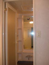奈良県の広いタイプのマンションリフォーム改装：浴室鏡交換