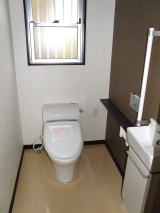 奈良県注文建築クロス色分け、幅広トイレ